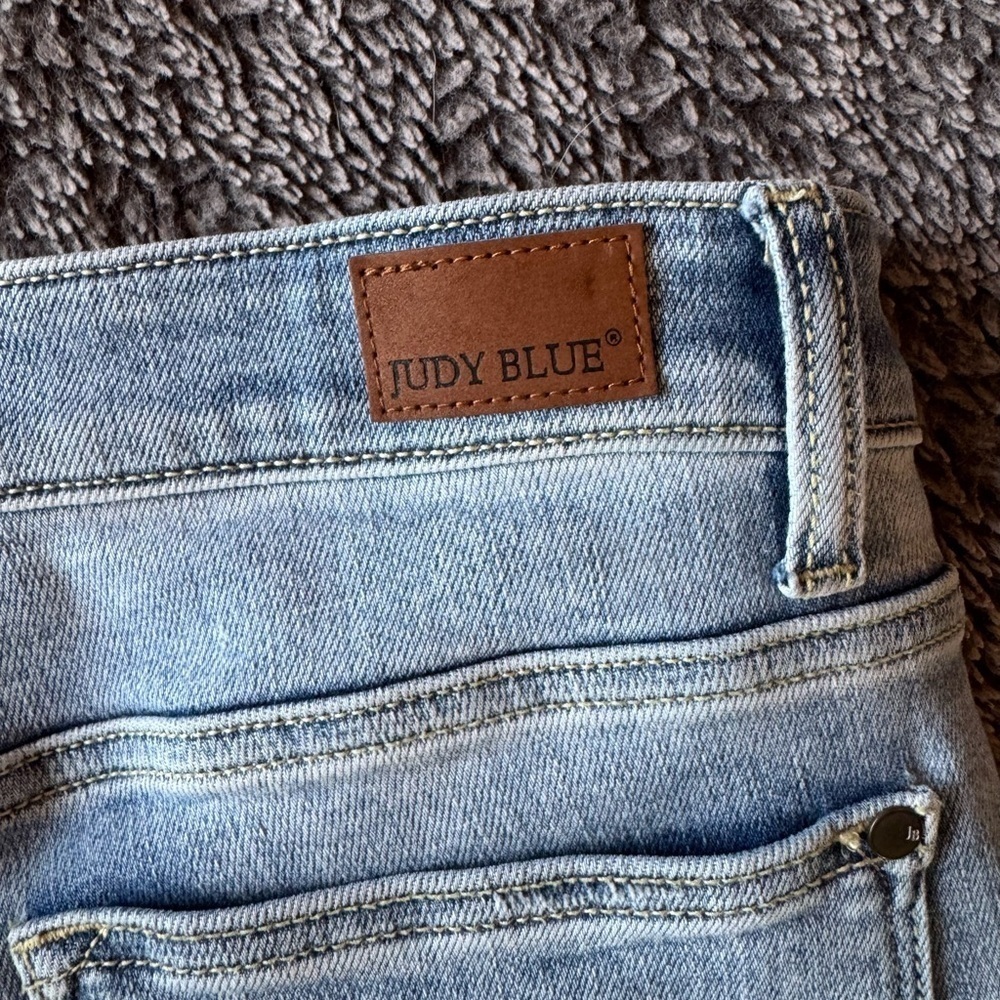 JUDY BLUE Women’s Distressed Skinny Jeans - Picture 3 of 16